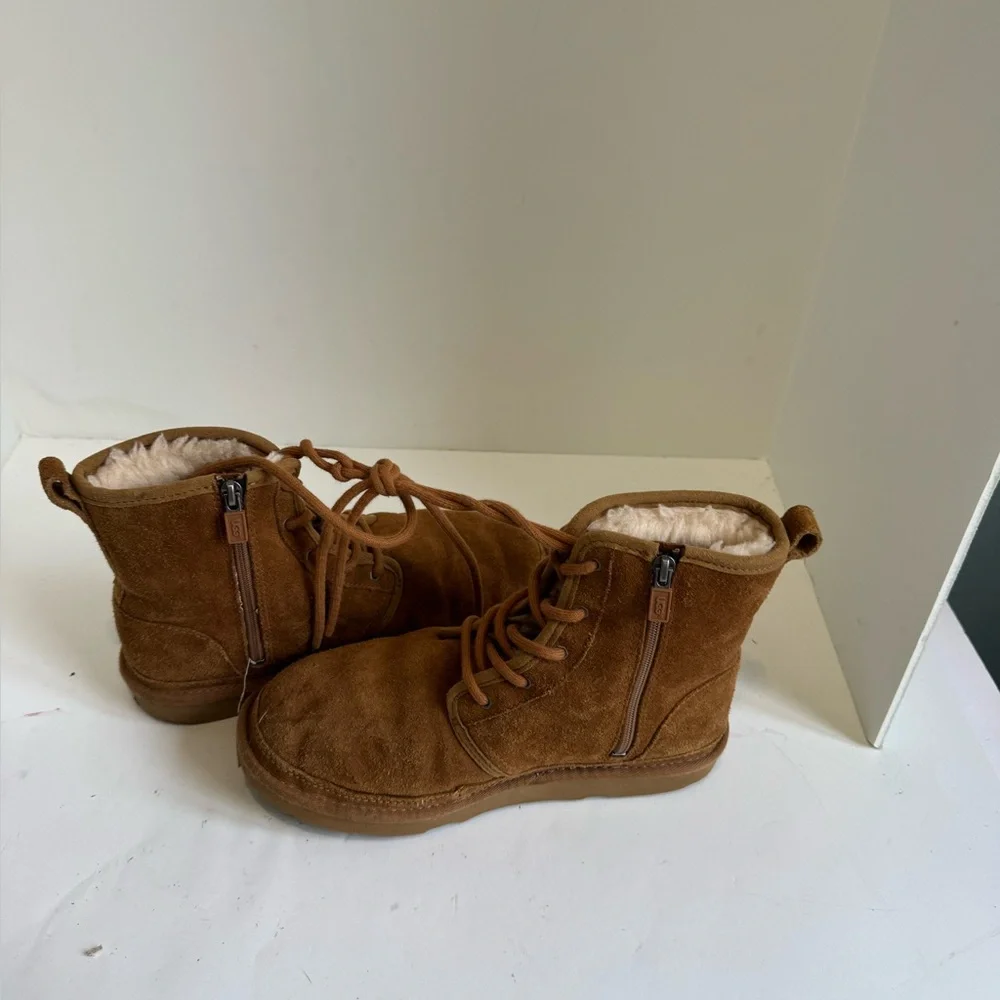 UGG Harkley Water Resistant Winter Chestnut Size 6